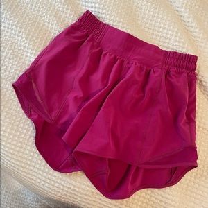 Lululemon hotty hot 4”